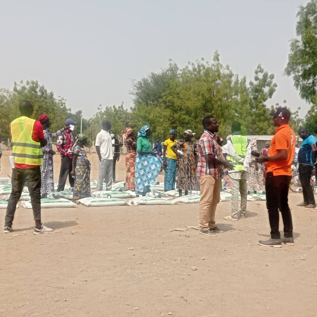 Distribution d'intrants agricoles par le PULCCA à Datcheka